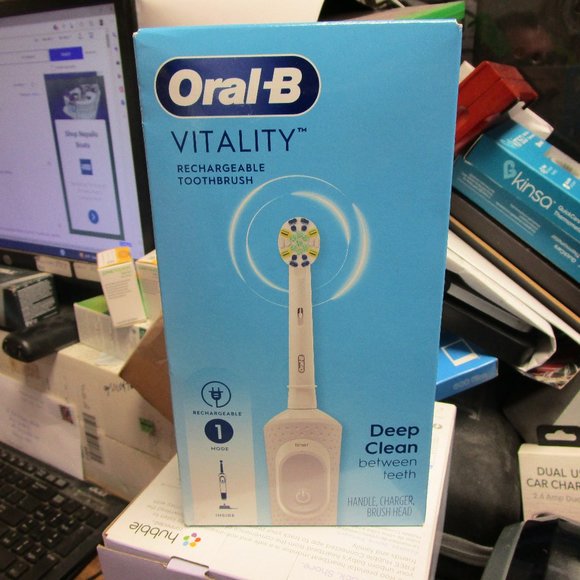 ORAL-B VITALITY DEEP CLEAN RECHARGEABLE TOOTHBRUSH - Picture 1 of 1